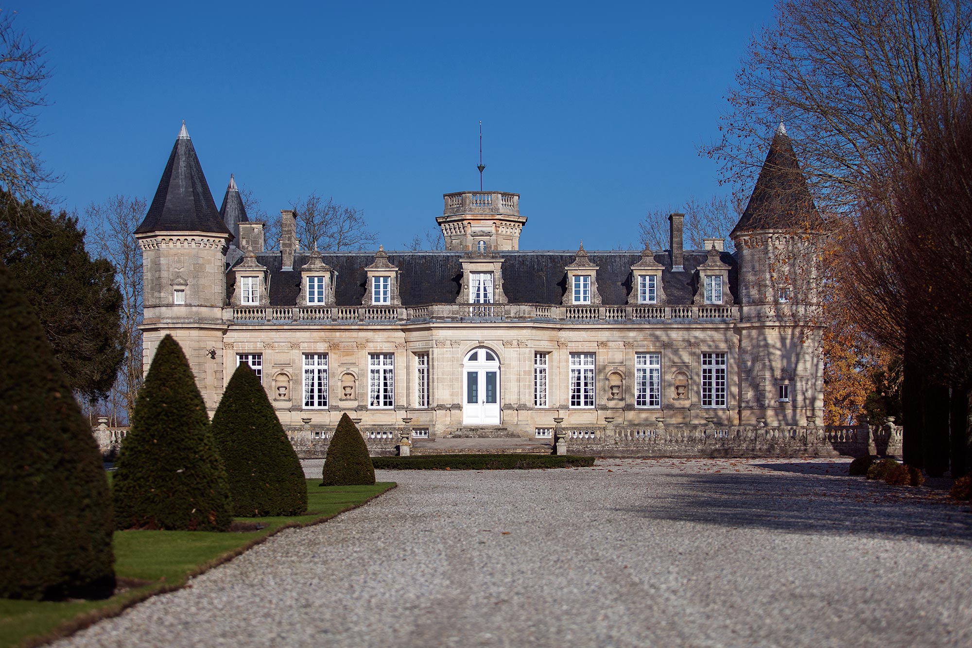 https://www.chateau-beaumont.com/wp-content/uploads/2015/06/home_bg.jpg